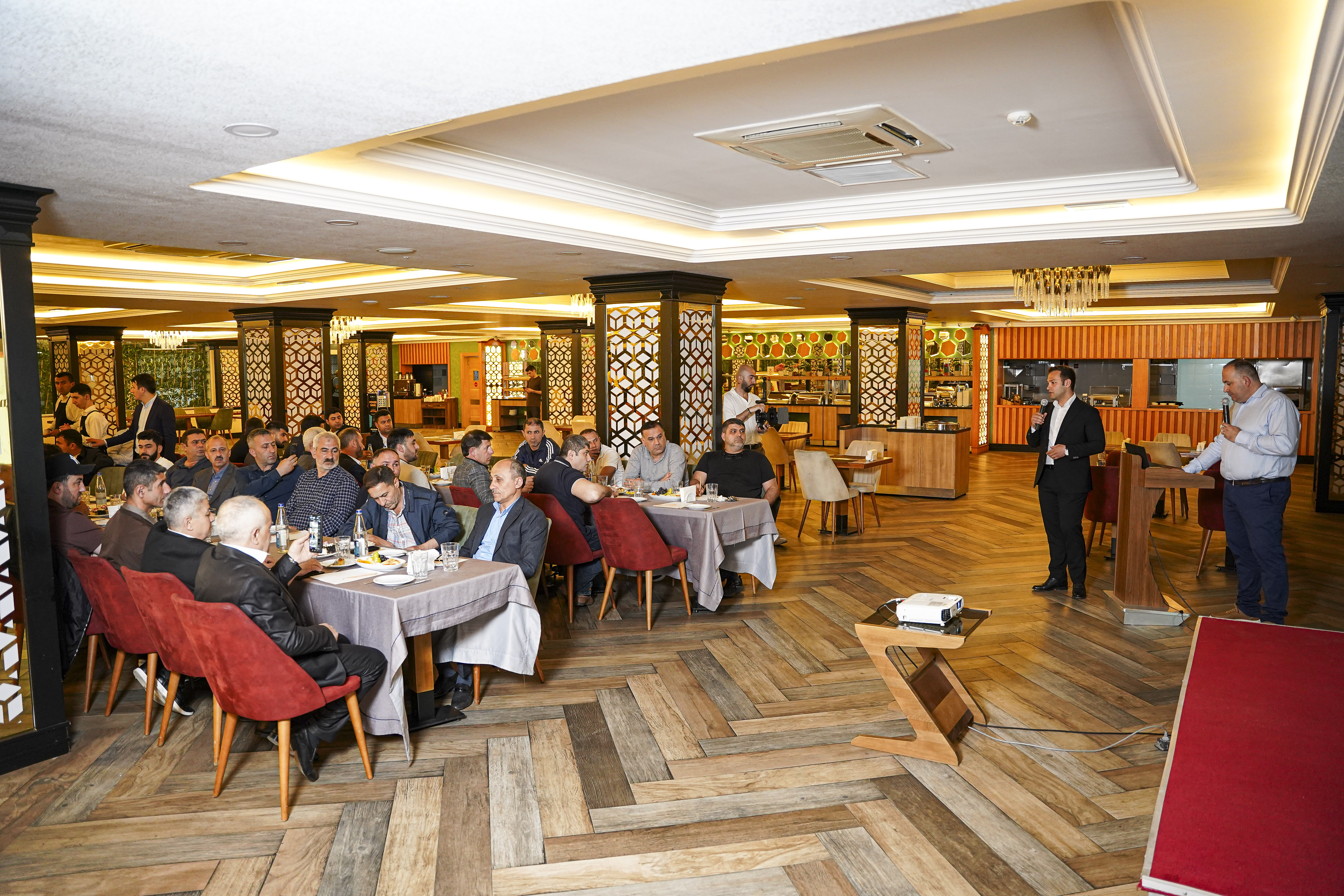 Ustalar üçün təqdimat tədbiri